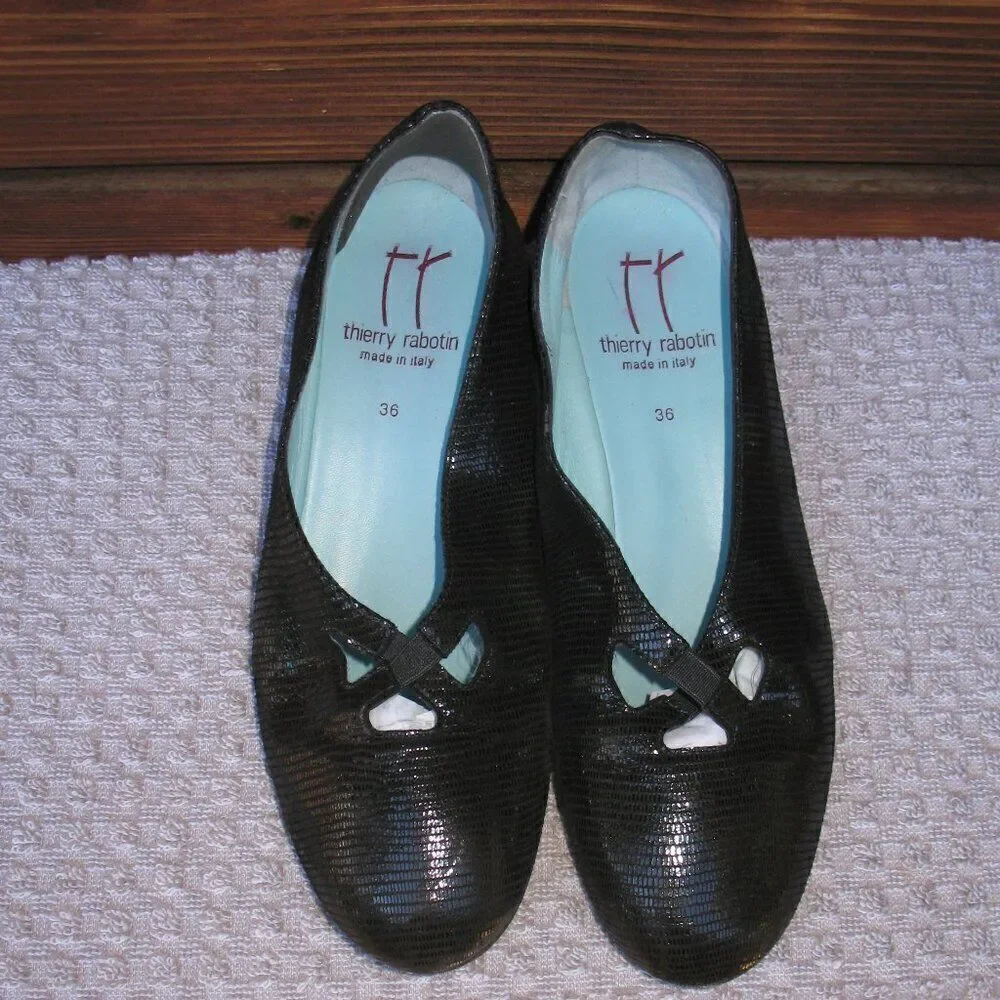 Thierry Rabotin Womens 6 Black Embossed Leather Wedges Shoes